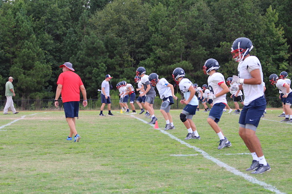 [WATCH] Lee-Scott football prepares for archrival Glenwood