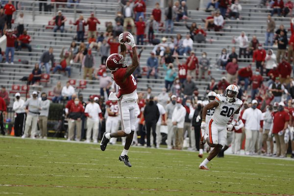 DeVonta Smith Named Maxwell Player of the Week