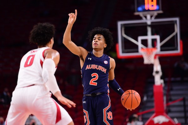 Auburn starts strong, falls 75-73 at Arkansas