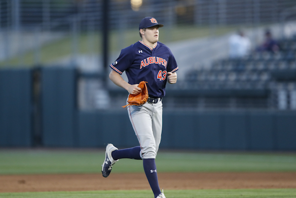 Auburn falls to Alabama in back-and-forth, extra-inning affair