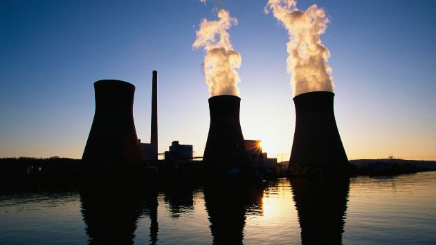 EPA limits four types of power plant pollution with sweeping rulemaking