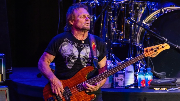 Van Halen’s Michael Anthony hasn’t spoken to David Lee Roth in years