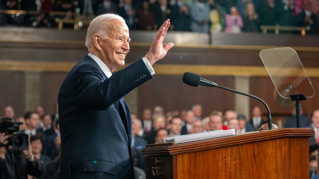 Biden, in counter to RFK Jr., to get endorsement of other Kennedy family members