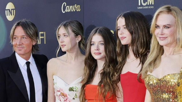 Nicole Kidman and Keith Urban joined by teenage daughters for 1st time on red carpet