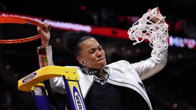 South Carolina head coach Dawn Staley discusses perfect season, third NCAA title