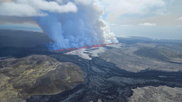 Volcanic eruption in Iceland spews lava over 160 feet; famed Blue Lagoon evacuated