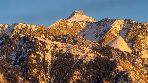 3 skiers missing in Utah avalanche, search underway: Police