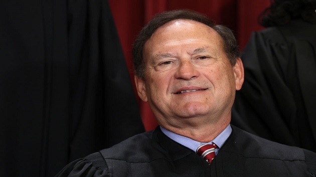 Photo of upside-down flag at Supreme Court Justice Samuel Alitos house raises concerns: Report