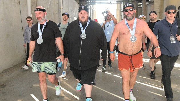 Jelly Roll completes 5K: “I feel incredible”