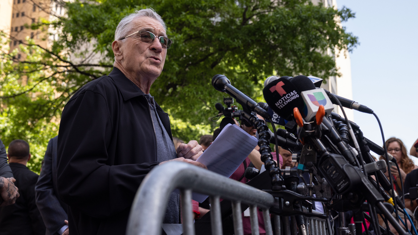 Robert De Niro says Donald Trump is “another form of terrorism”