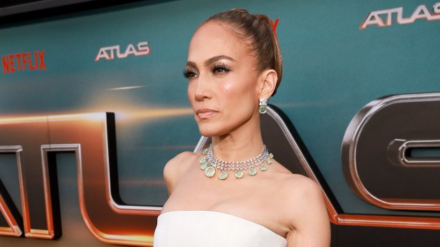 “You know better than that”: Jennifer Lopez shoots down Ben Affleck divorce question at press conference