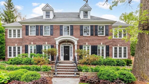 “Im up here, ya morons!” The Home Alone house is for sale