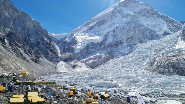 Kenyan mountaineer dies on Everest as he attempts to summit without supplemental oxygen