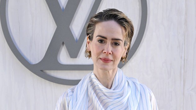 Sarah Paulson reveals a “really outrageous” actress once gave her 6 pages of notes on a performance