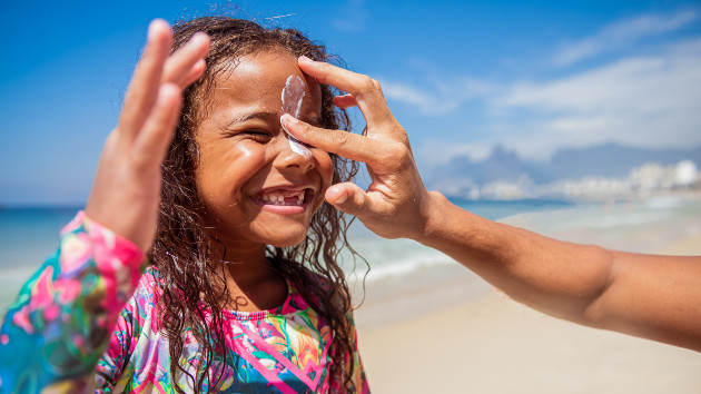 Doctors say sunscreen protects skin despite influencers pushing misinformation