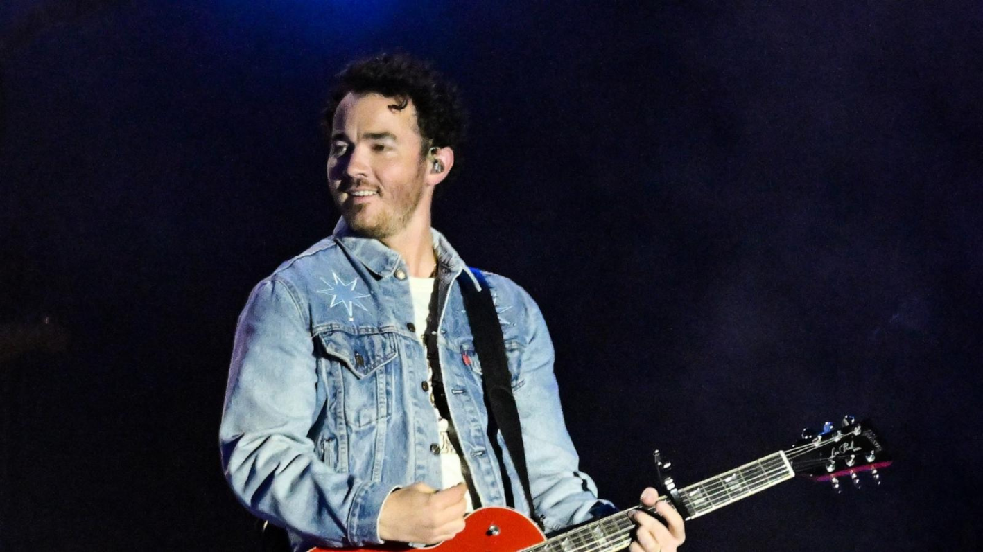 Kevin Jonas has surgery to remove skin cancer: “Get those moles checked, people!”