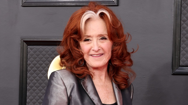 Bonnie Raitt to play show benefiting investigative journalism and the free press