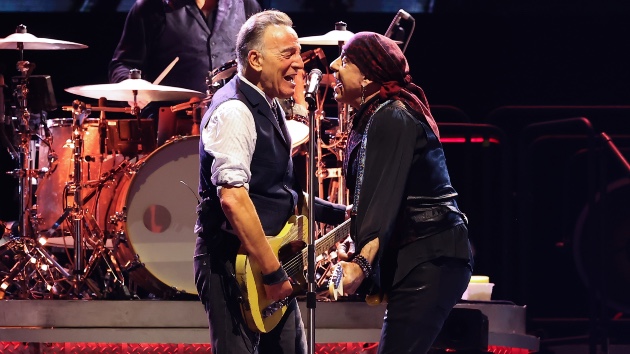 Stevie Van Zandt on billionaire Bruce Springsteen: “It doesn’t make any difference”