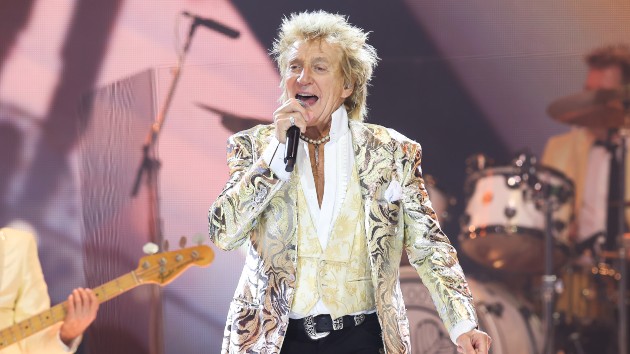 Some guys have all the stamina: Rod Stewart isnt “slowing down anytime soon”