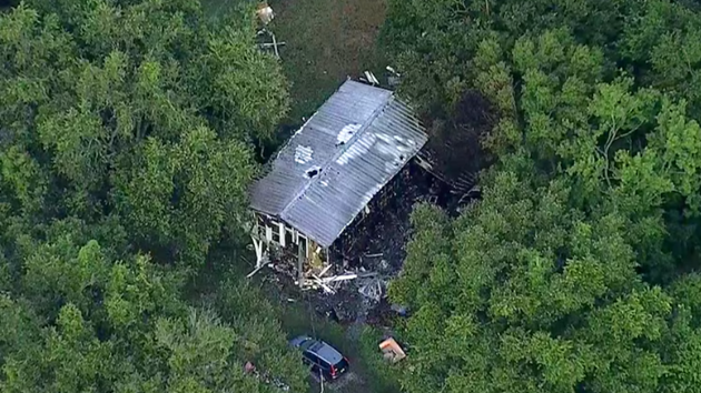 4 people, 3 dogs killed after Florida mobile home intentionally set on fire: Sheriff