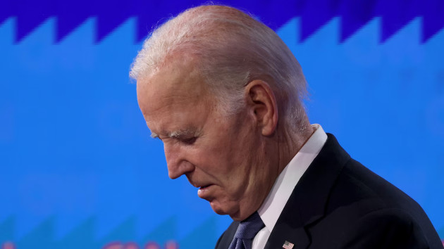 Biden, in political crisis, holds campaign rally in Wisconsin ahead of pivotal ABC News interview